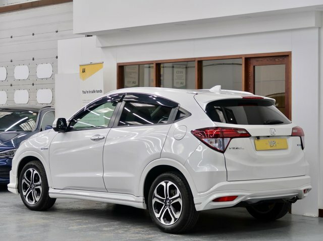 Honda Hr-V Vezel 1.5 I-vtec White #3