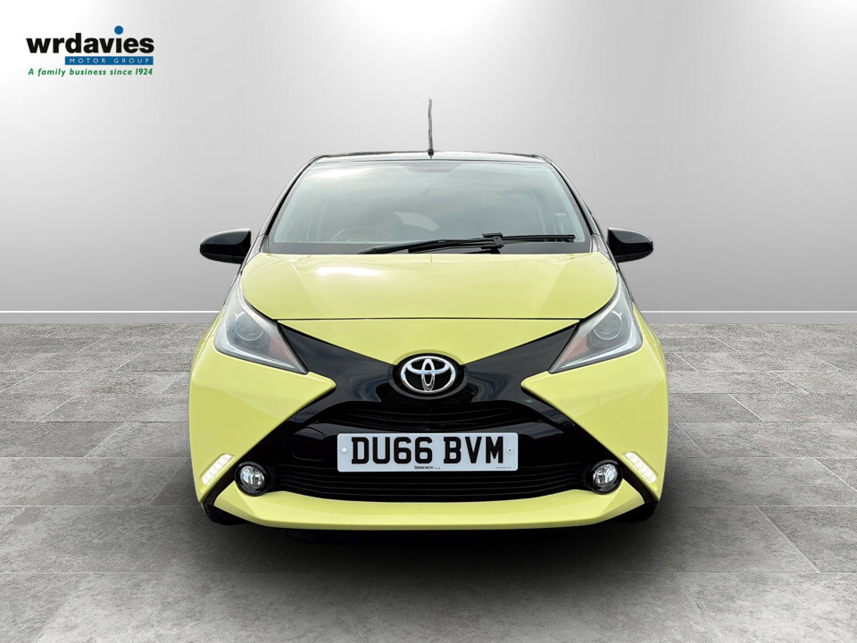 Toyota Aygo 1.0 Vvt-i X-cite 3 Yellow #2