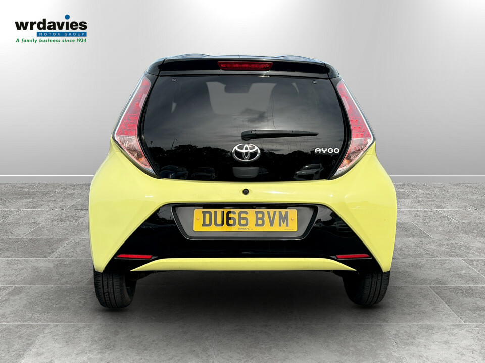 Toyota Aygo 1.0 Vvt-i X-cite 3 Yellow #6