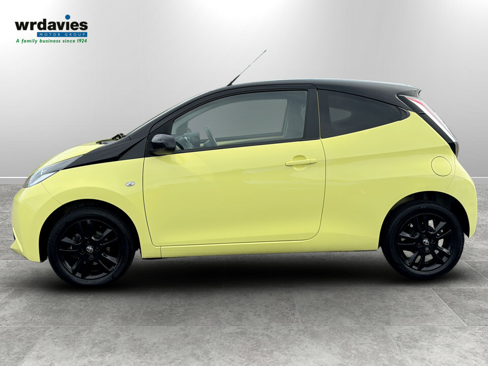Toyota Aygo 1.0 Vvt-i X-cite 3 Yellow #4