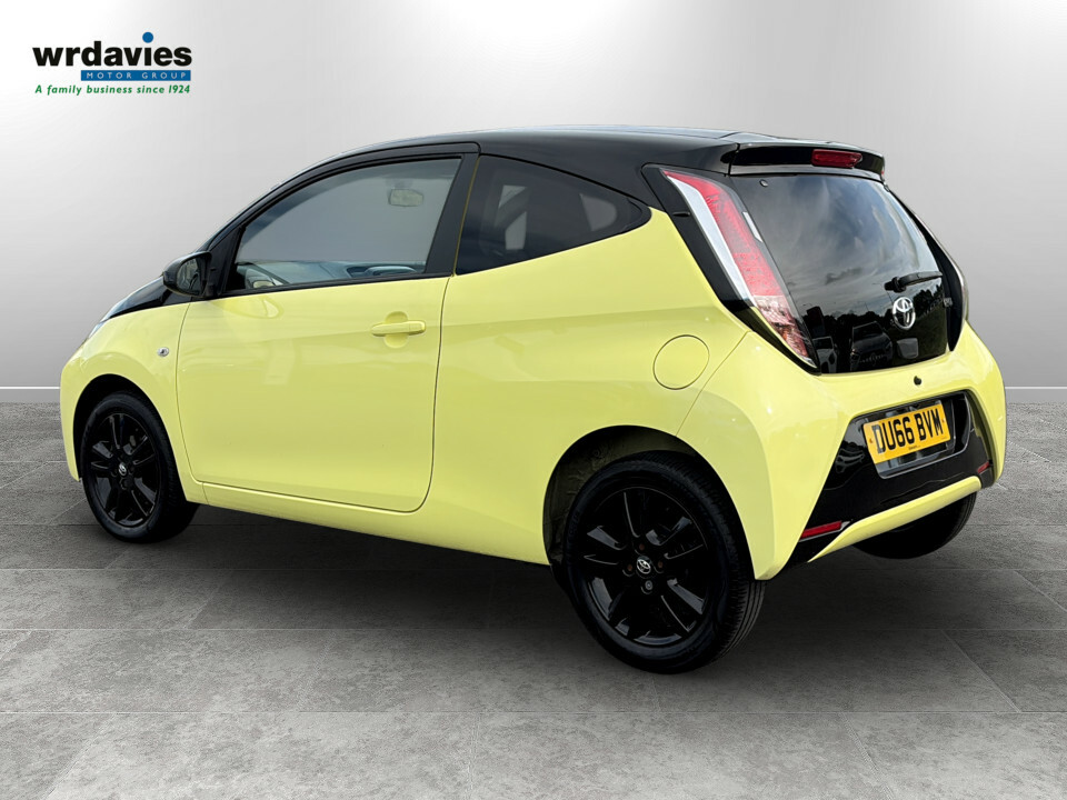 Toyota Aygo 1.0 Vvt-i X-cite 3 Yellow #5