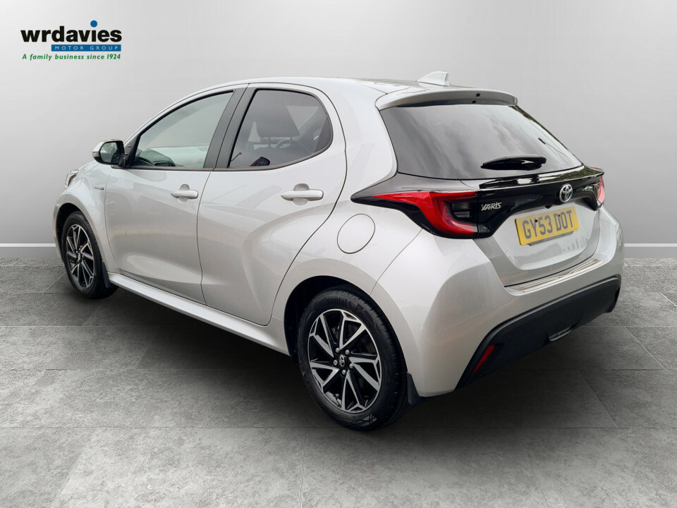 Toyota Yaris 1.5 Hybrid Design Cvt Silver #5