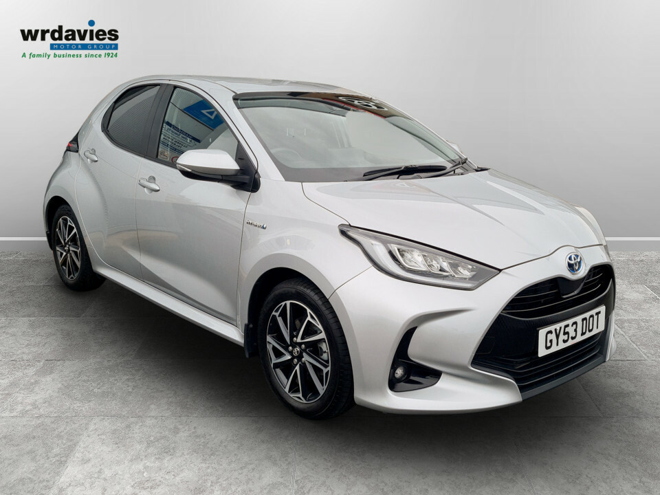 Toyota Yaris 1.5 Hybrid Design Cvt Silver