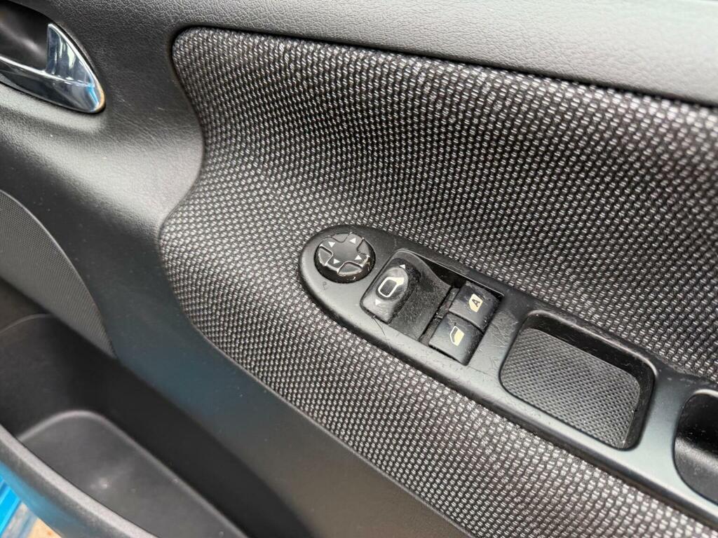 Peugeot 207 207 S Hdi 67 Red #25