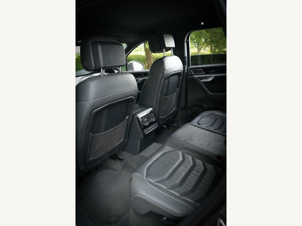 Volkswagen Touareg V6 R-line Tech Tdi White #48
