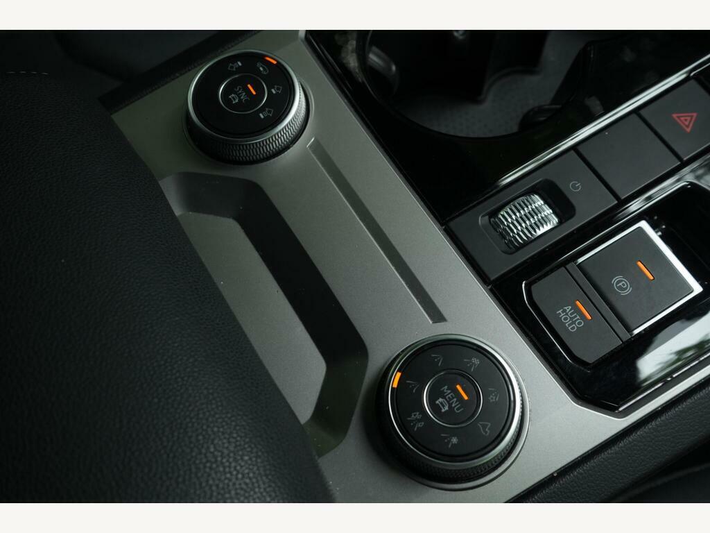 Volkswagen Touareg V6 R-line Tech Tdi White #13