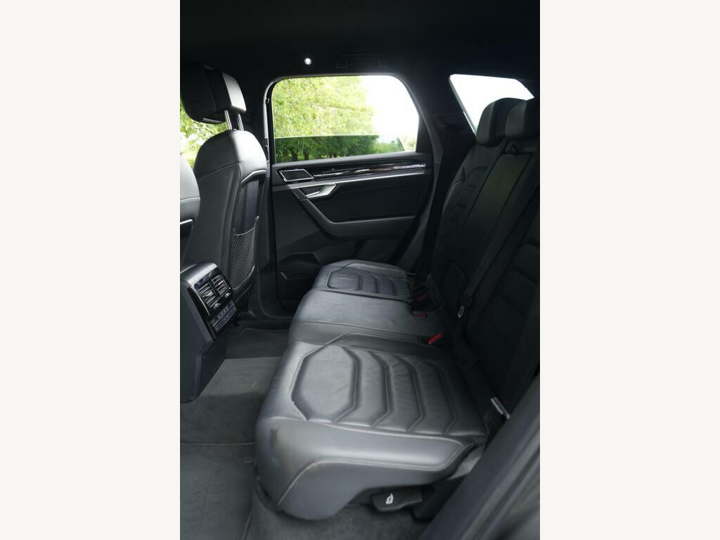 Volkswagen Touareg V6 R-line Tech Tdi White #50