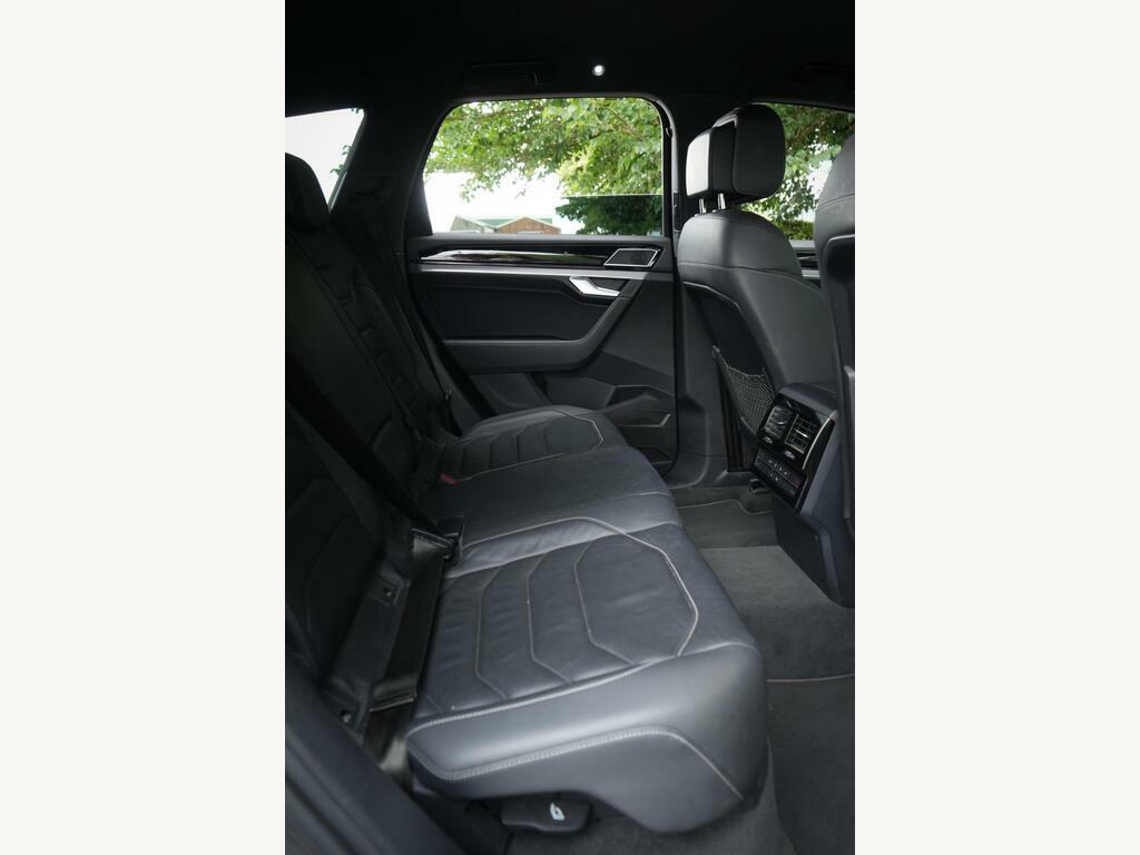 Volkswagen Touareg V6 R-line Tech Tdi White #49