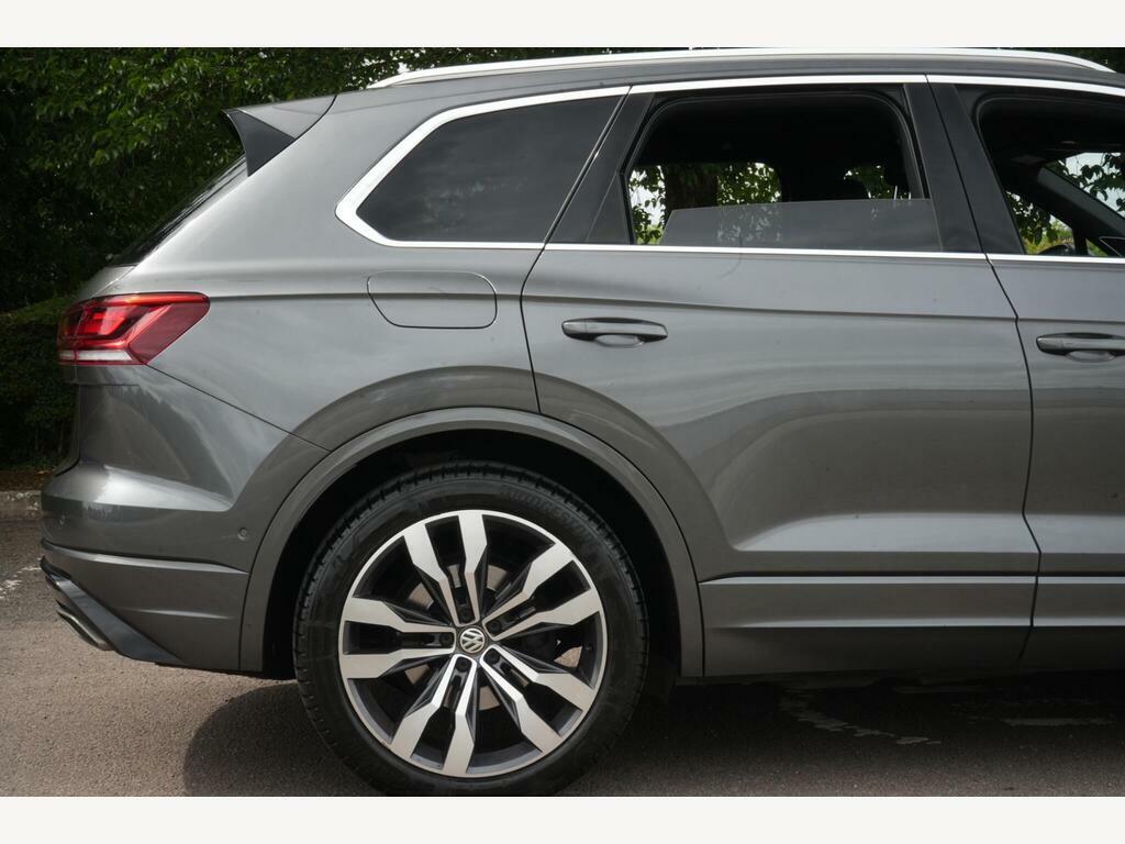 Volkswagen Touareg V6 R-line Tech Tdi White #24
