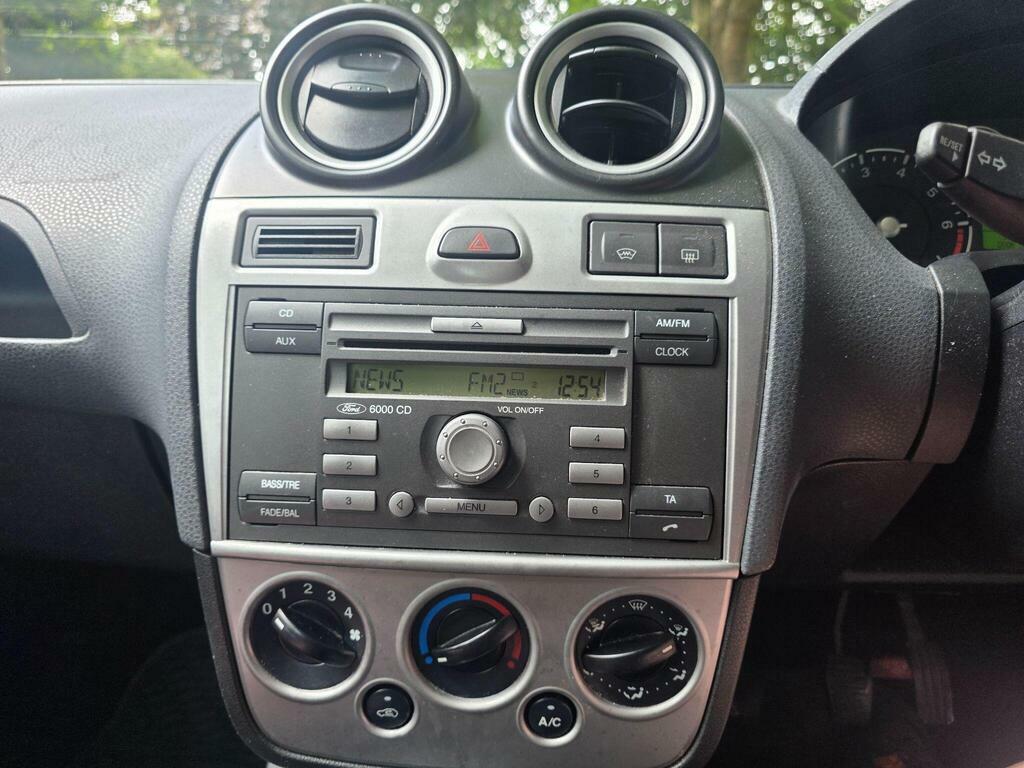 Ford Fiesta 1.4 Zetec Climate Hatchback 147 Silver #17