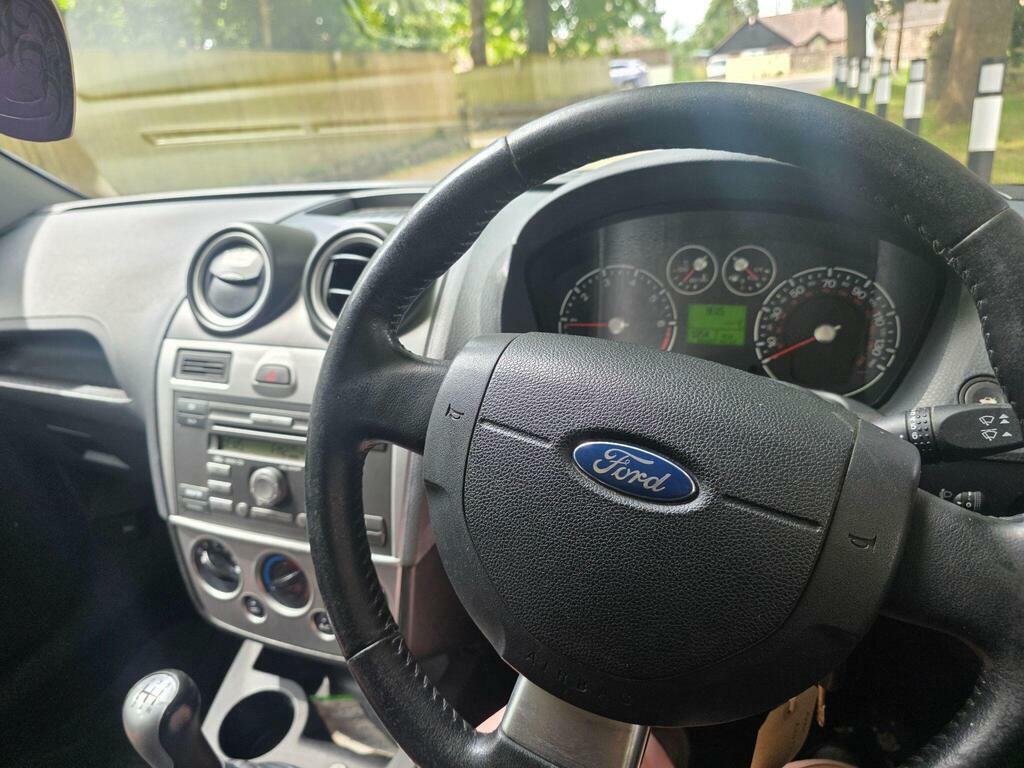 Ford Fiesta 1.4 Zetec Climate Hatchback 147 Silver #20
