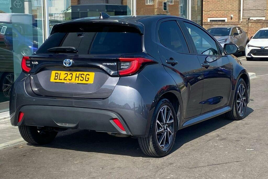 Toyota Yaris 1.5 Vvt H Design Hatchback Hybrid E Cvt BL23HSG Grey #2