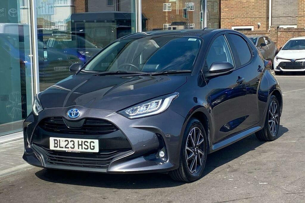 Toyota Yaris 1.5 Vvt H Design Hatchback Hybrid E Cvt BL23HSG Grey #3