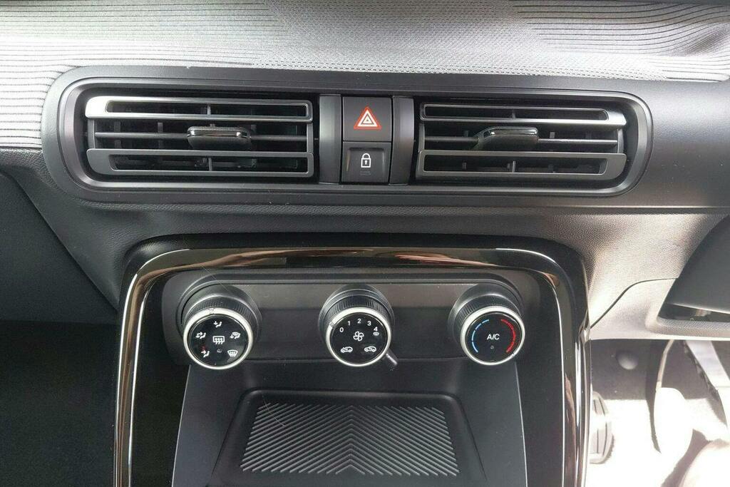 Citroen C3 1.2 Turbo Plus Hatchback Euro 6 WL75FAA Blue #28