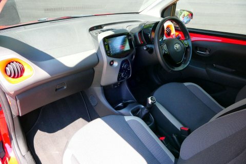 Toyota Aygo X -Play Tss Vvt-i Red #4