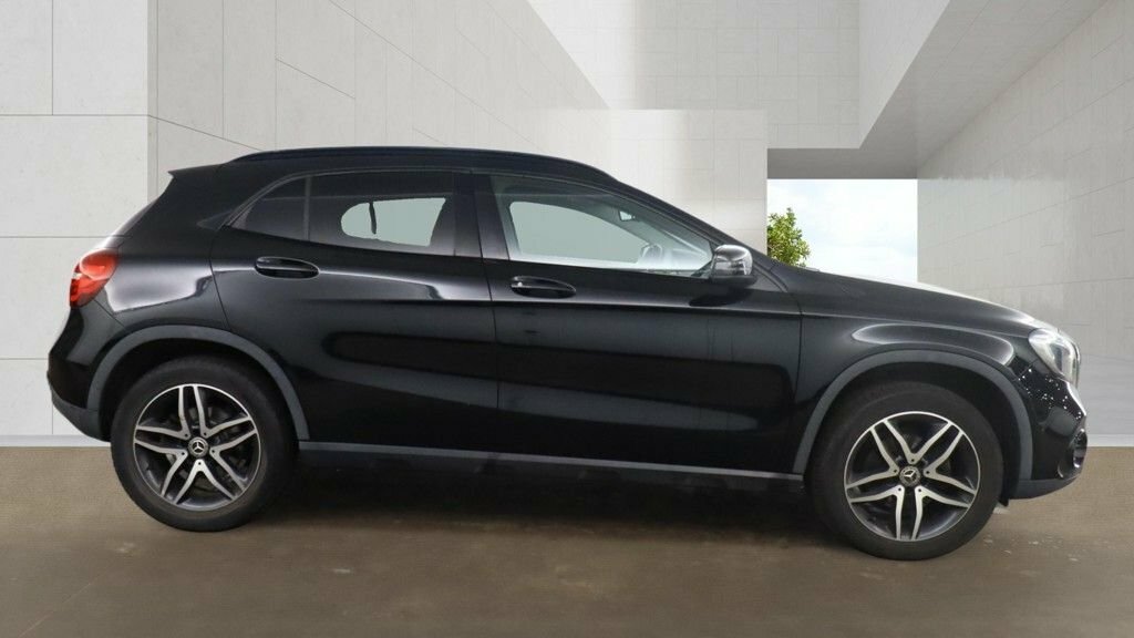 Mercedes-Benz GLA Class 1.6L Urban Edition Black #5