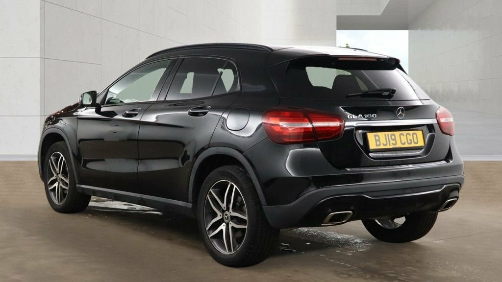 Mercedes-Benz GLA Class 1.6L Urban Edition Black #3