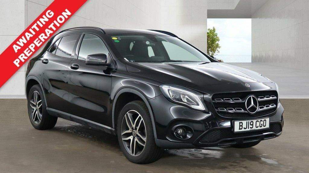 Mercedes-Benz GLA Class 1.6L Urban Edition Black