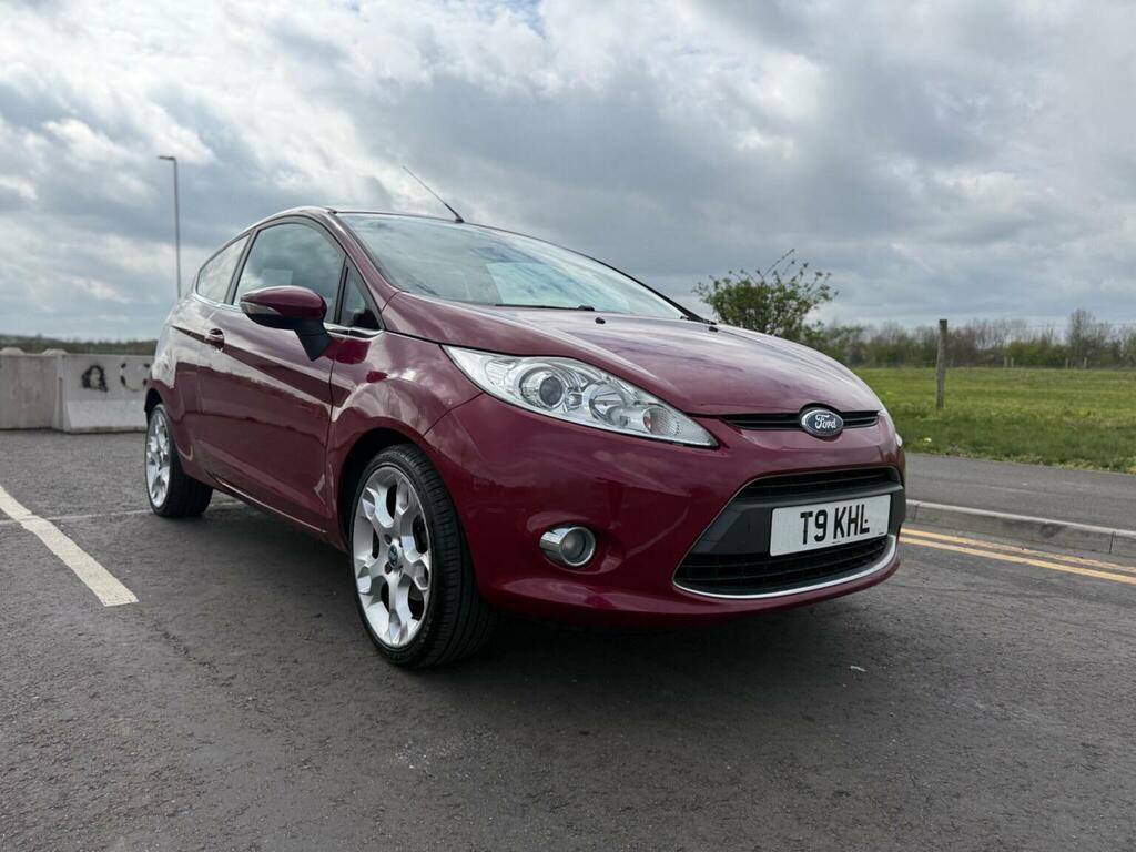 Ford Fiesta Hatchback 1.6 Titanium 201010 Pink