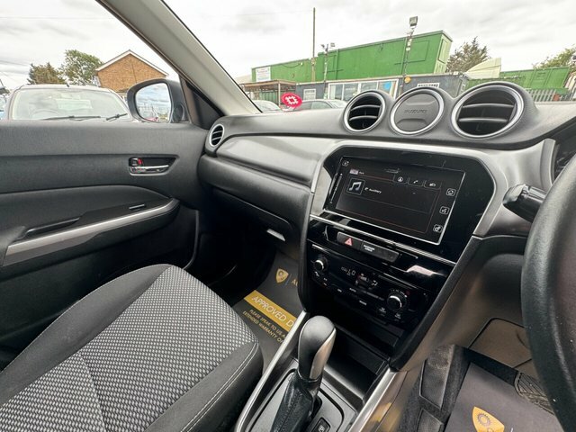 Suzuki Vitara 1.0 Boosterjet Sz-t Euro 6 S S White #28