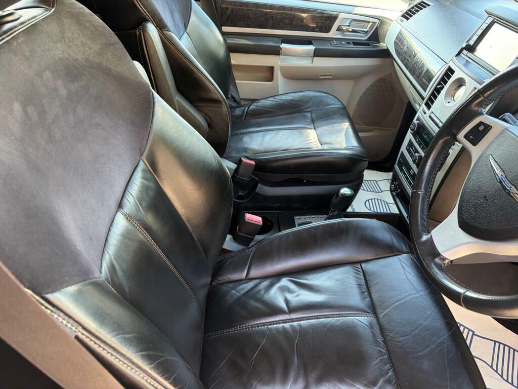 Chrysler Grand Voyager Black #13