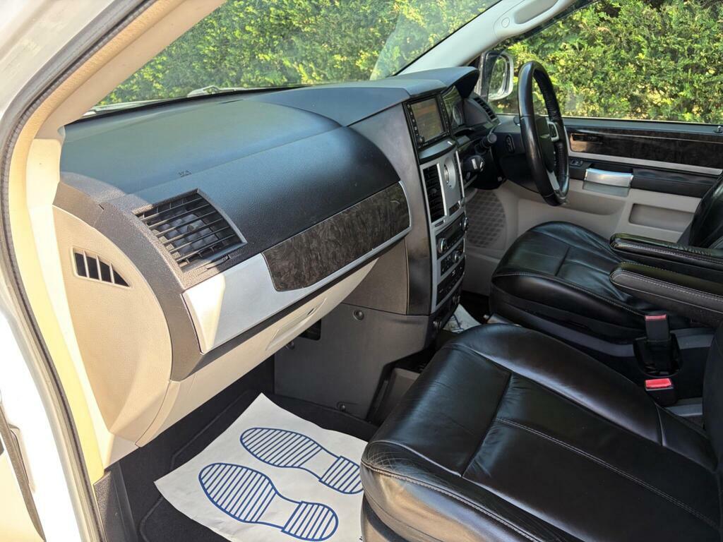 Chrysler Grand Voyager Black #18