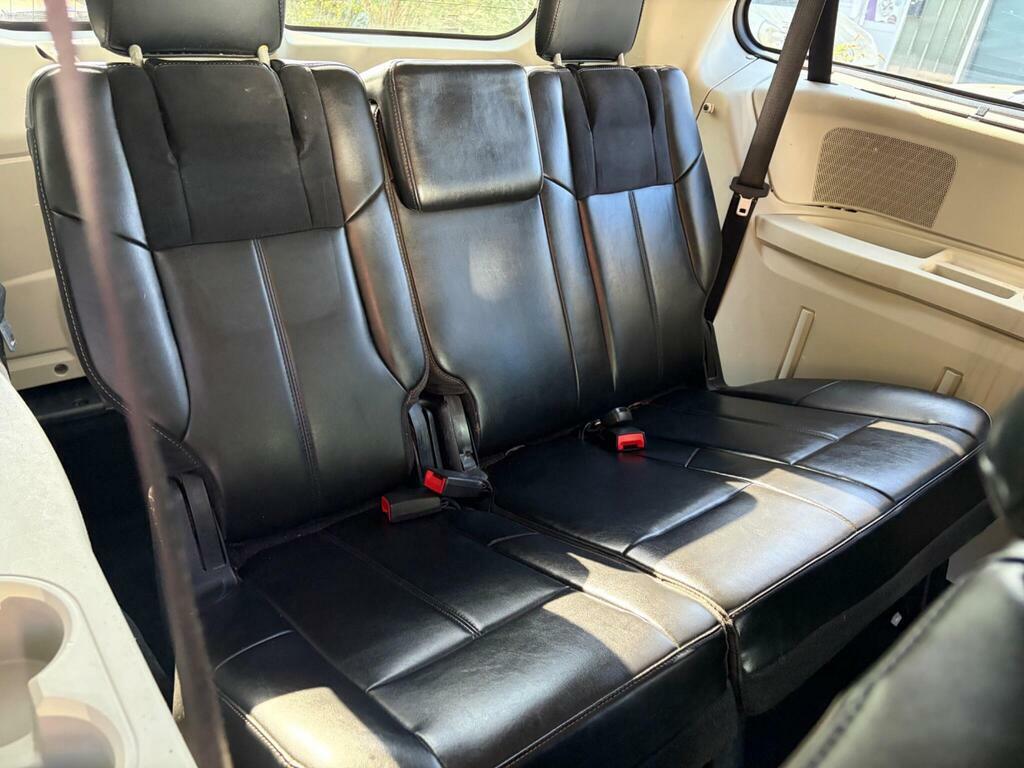 Chrysler Grand Voyager Black #16