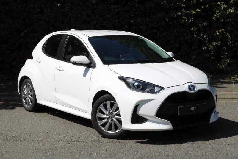Toyota Yaris 1.5 Hybrid Icon Cvt White