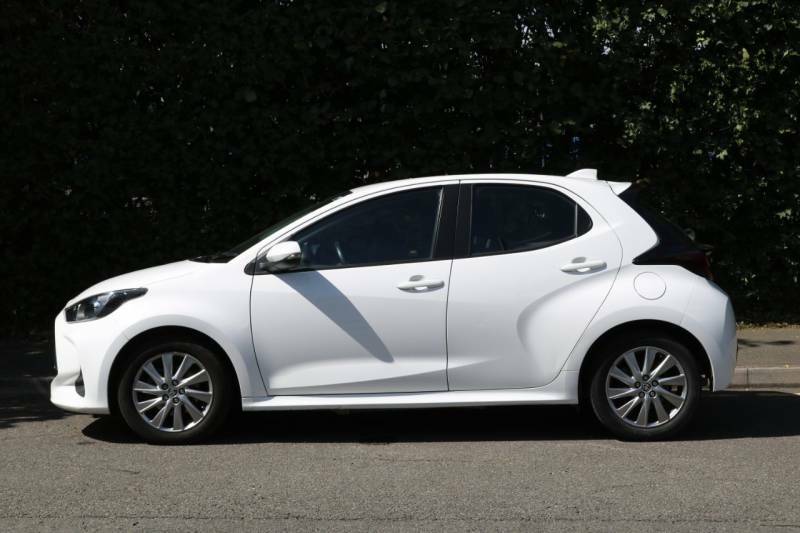 Toyota Yaris 1.5 Hybrid Icon Cvt White #4