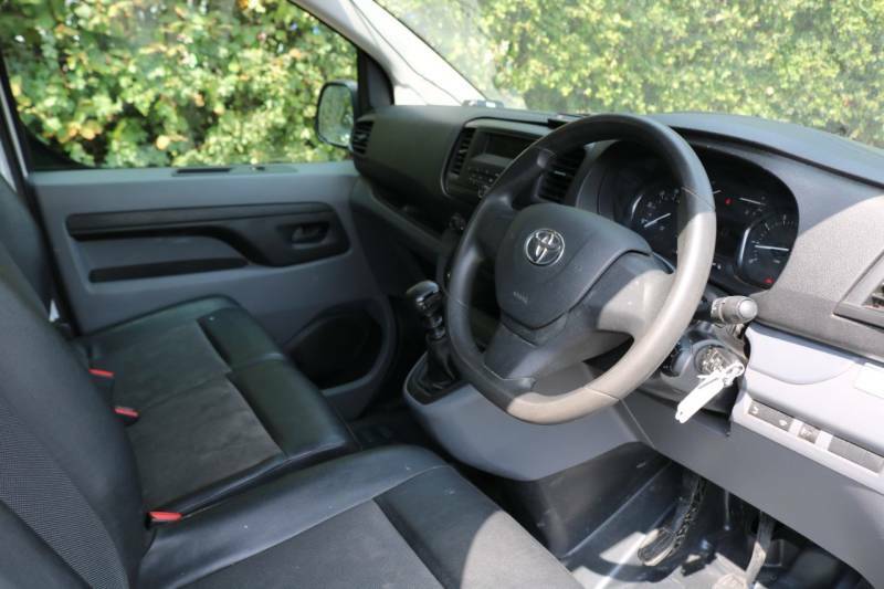 Toyota PROACE 1.5D 100 Active Van Blue #9