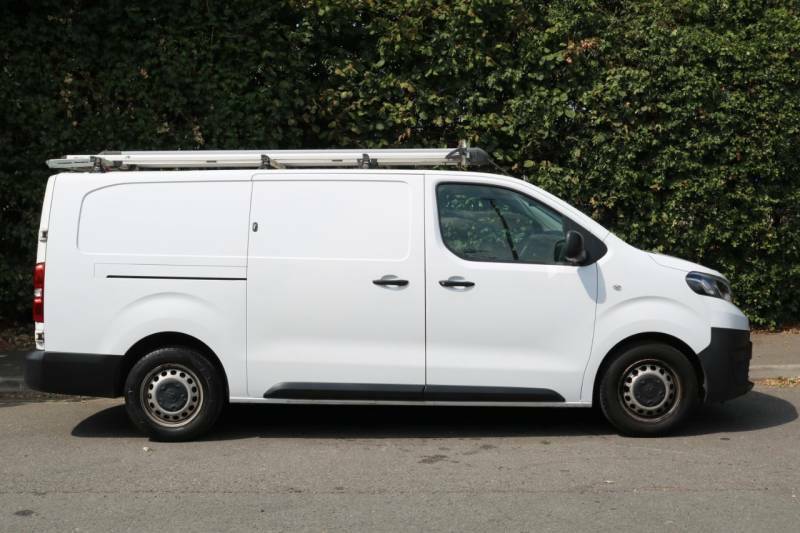 Toyota PROACE 1.5D 100 Active Van Blue #8