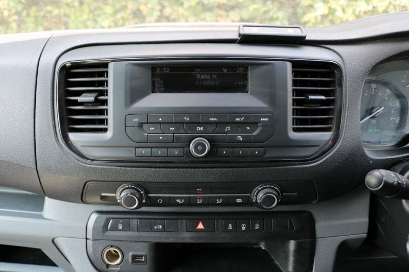 Toyota PROACE 1.5D 100 Active Van Blue #11