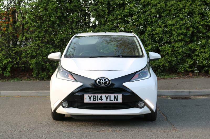 Toyota Aygo 1.0 Vvt-i X-pression White #2