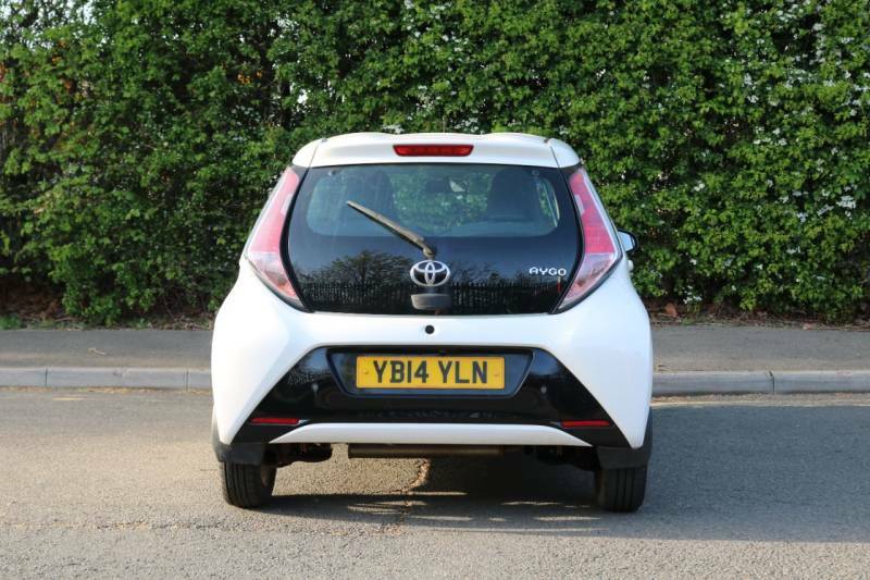 Toyota Aygo 1.0 Vvt-i X-pression White #6
