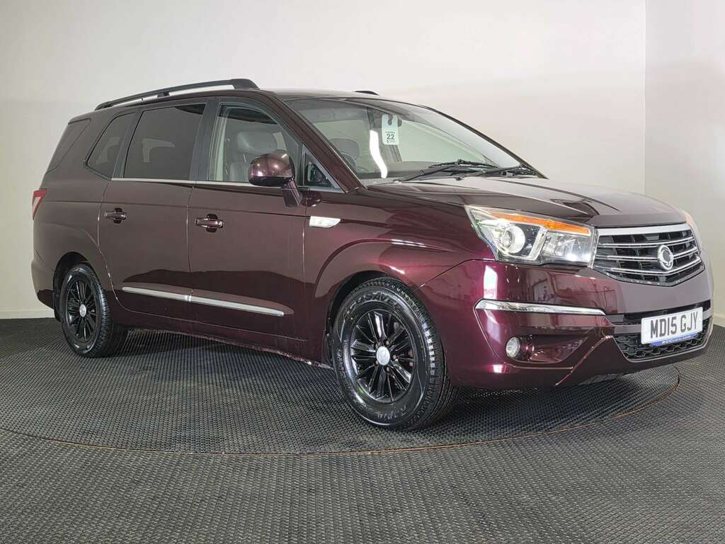 SsangYong Turismo 2.0 E-xdi Es Mpv Euro 5 155 Ps Red