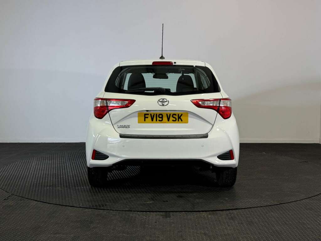 Toyota Yaris 1.5 Vvt-i Icon Tech Hatchback Eu FV19VSK White #6