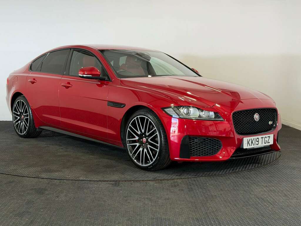 Jaguar XF 3.0D V6 S Saloon Euro 6 Ss 300 Red