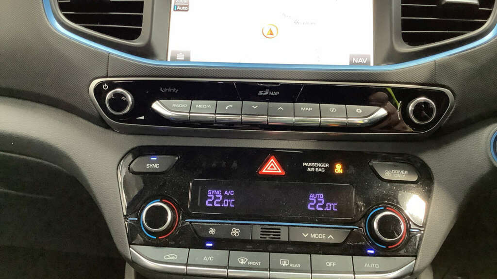 Hyundai Ioniq Premium Silver #12
