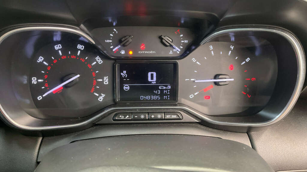 Citroen C3 Aircross 1.2 Puretech Feel Red #11