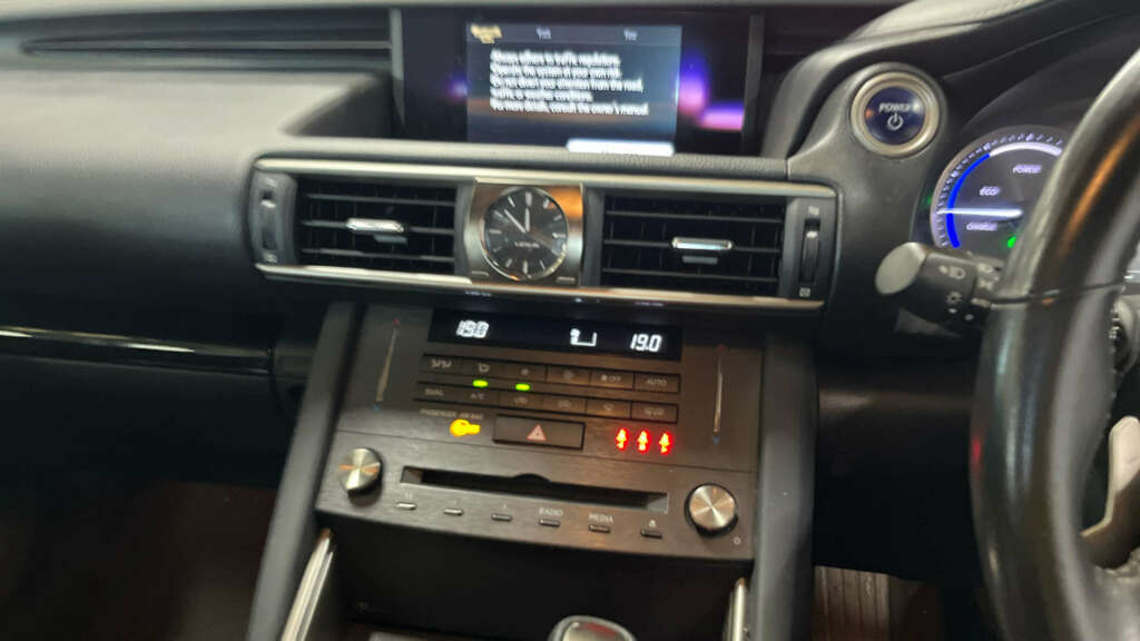 Lexus IS 2.5 300H F Sport Saloon Hybrid E-cvt Eu Red #8