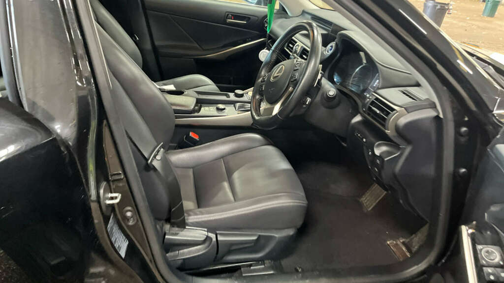 Lexus IS 2.5 300H F Sport Saloon Hybrid E-cvt Eu Red #10
