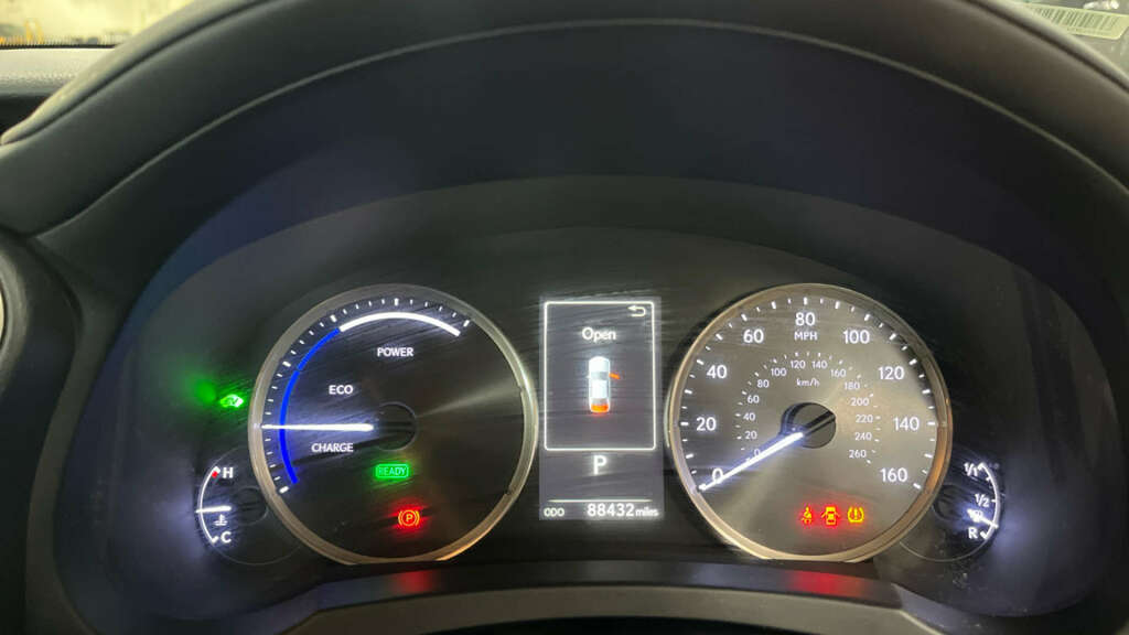 Lexus IS 2.5 300H F Sport Saloon Hybrid E-cvt Eu Red #9