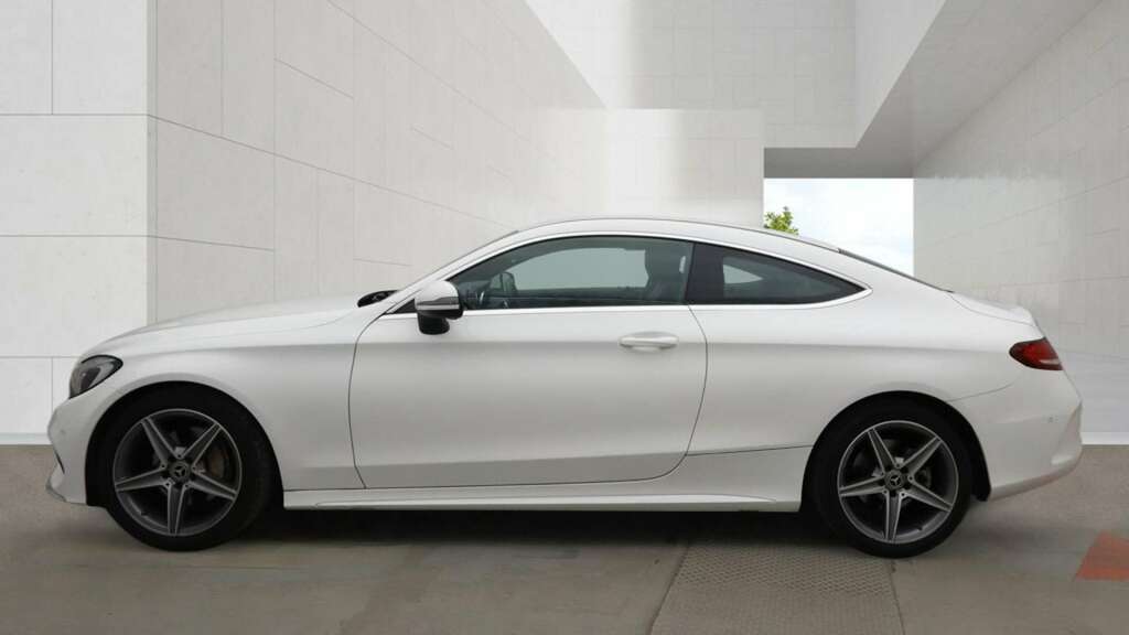 Mercedes-Benz C Class 2.0 C200 Amg Line Coupe G-tronic Euro White #3