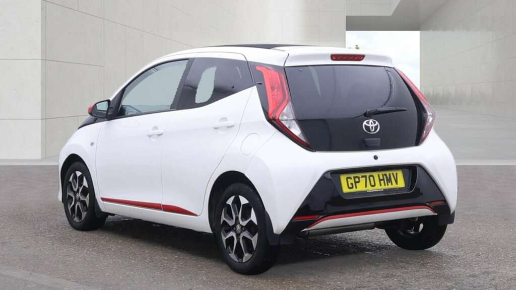 Toyota Aygo 1.0 Vvt-i X-trend Hatchback X-shift Eur White #3