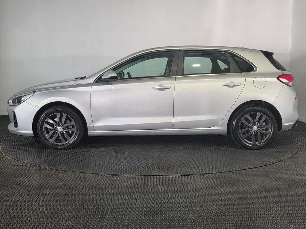 Hyundai I30 1.6 Crdi Blue Drive Se Hatchback Silver #4