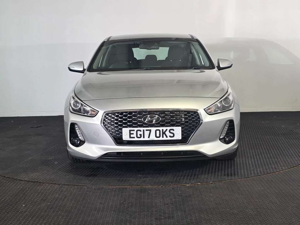 Hyundai I30 1.6 Crdi Blue Drive Se Hatchback Silver #2