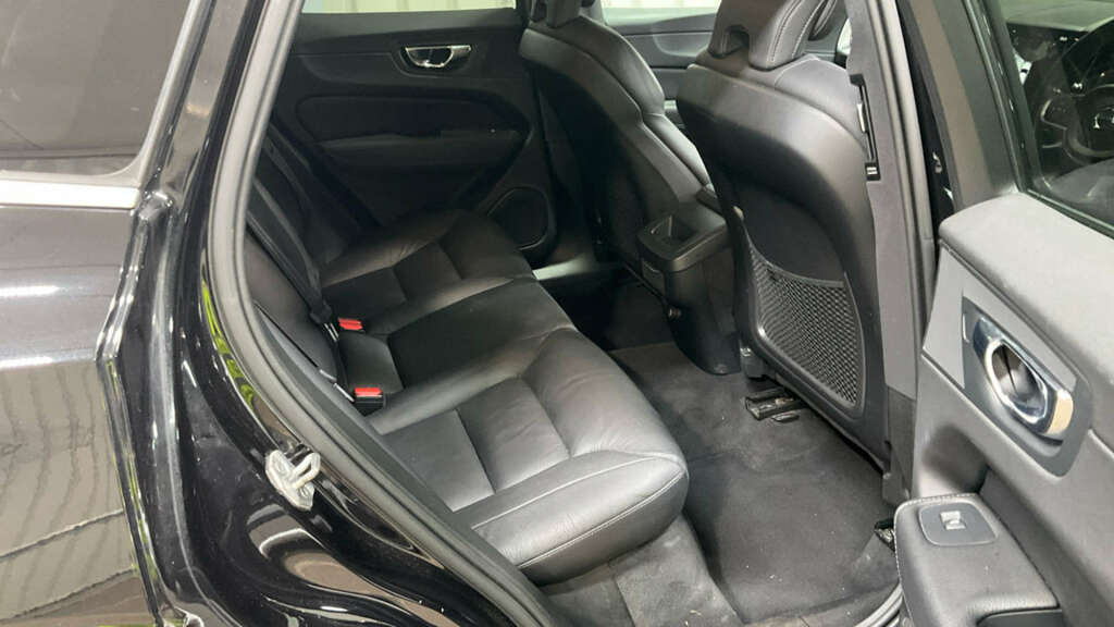 Volvo XC60 D4 Inscription Winter Climate Pack Black #10