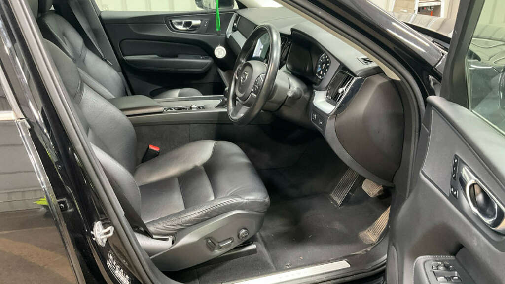 Volvo XC60 D4 Inscription Winter Climate Pack Black #11