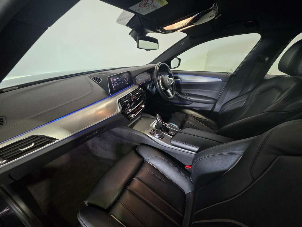 BMW 5 Series M Sport White #49