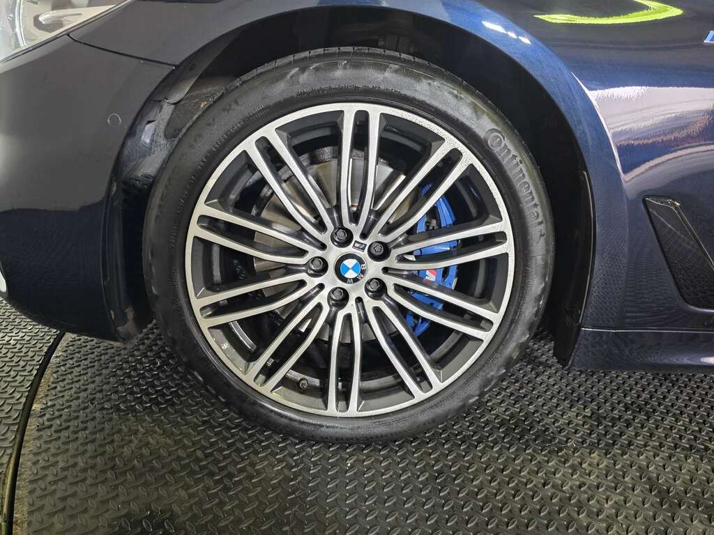 BMW 5 Series M Sport White #52